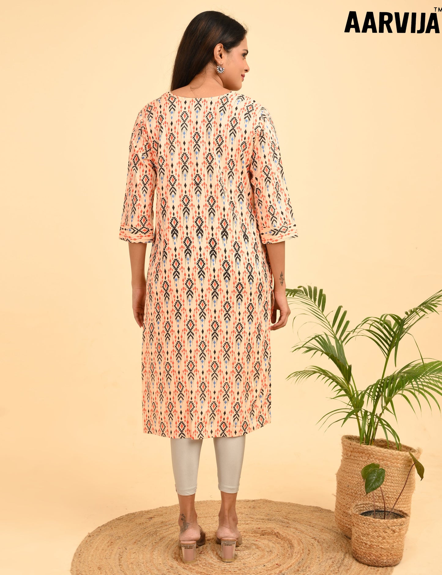ONVIEW | 342 | DESIGN NECK WITH POCKET