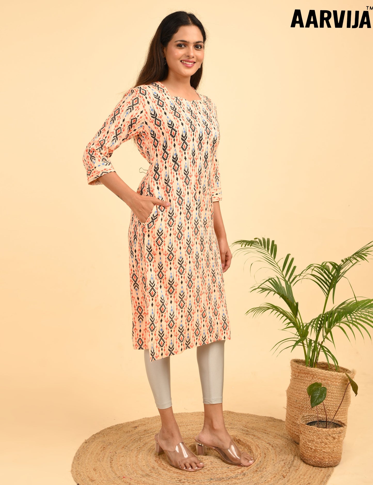 ONVIEW | 342 | DESIGN NECK WITH POCKET