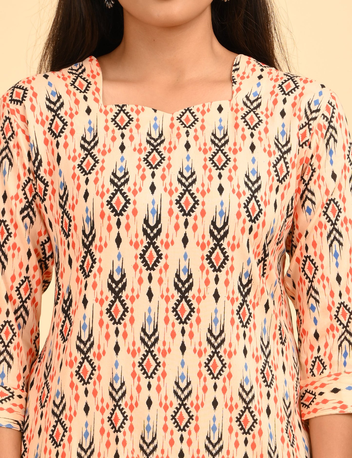 ONVIEW | 342 | DESIGN NECK WITH POCKET