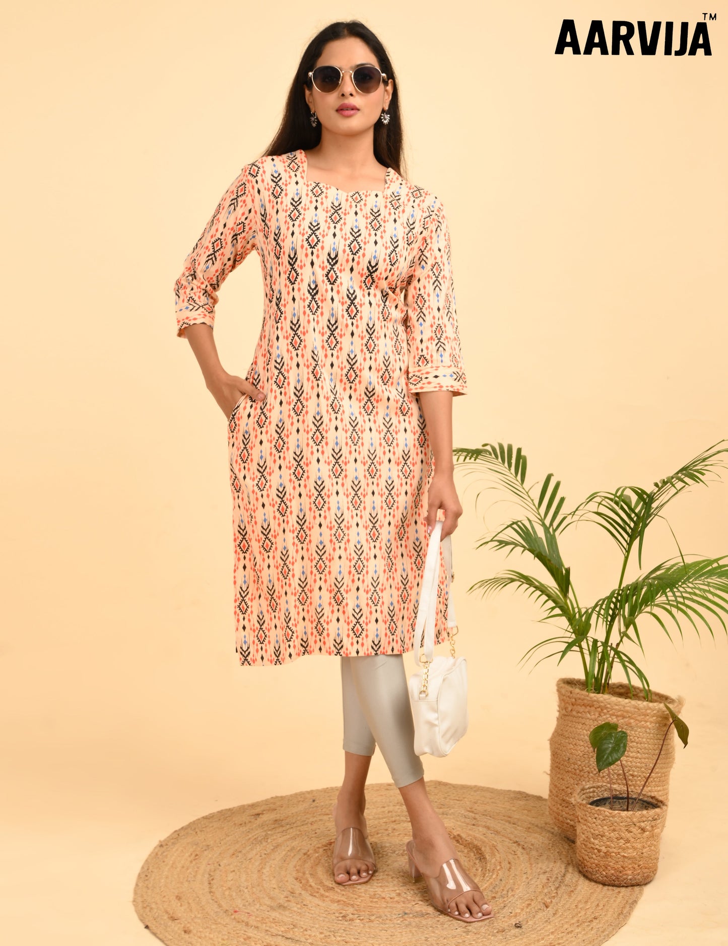 ONVIEW | 342 | DESIGN NECK WITH POCKET